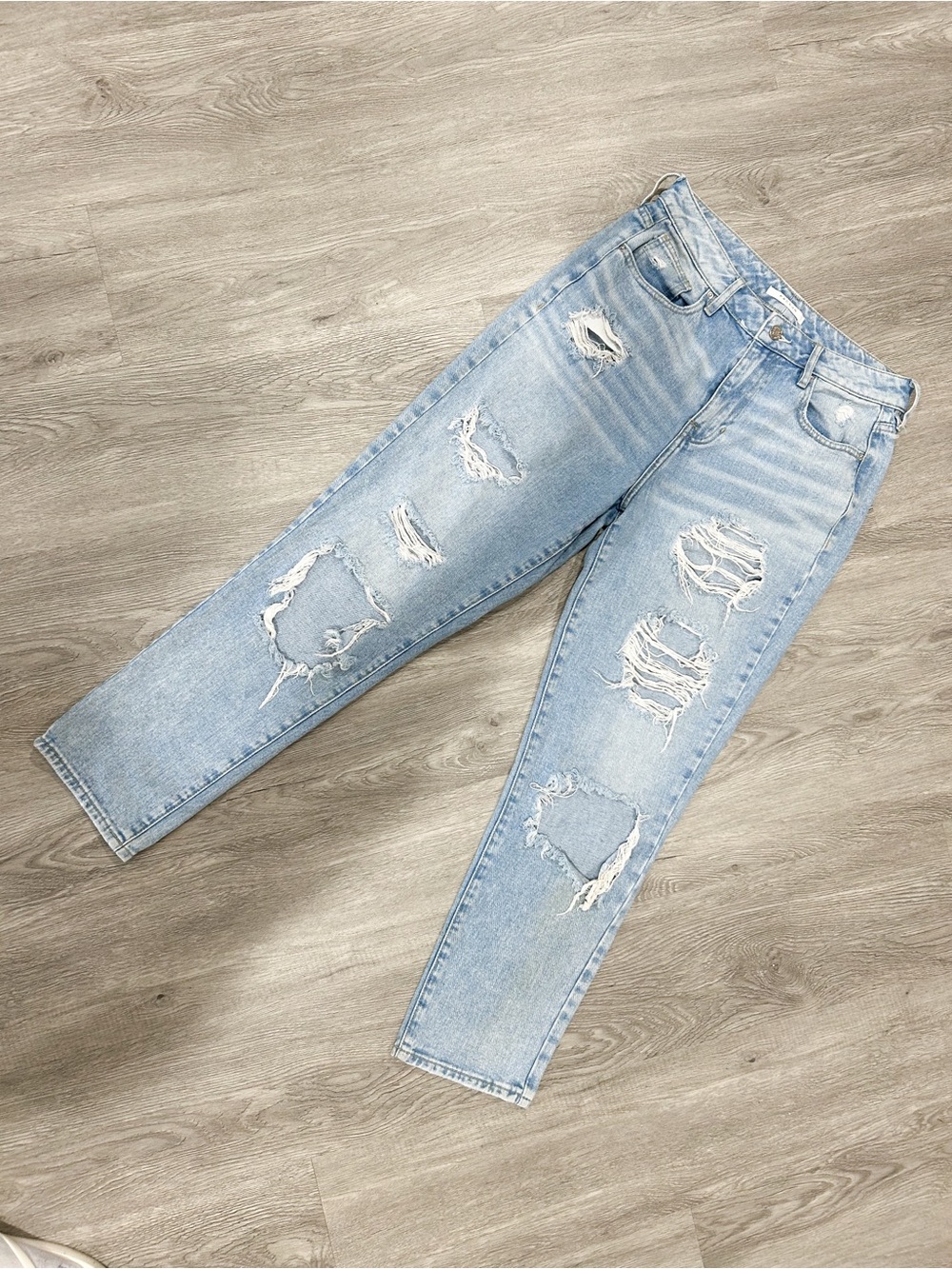 PacSun Light Blue Distressed High-Rise Jeans